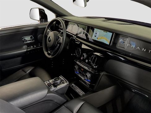 Used 2019 Rolls-Royce Phantom Sedan RWD image 36