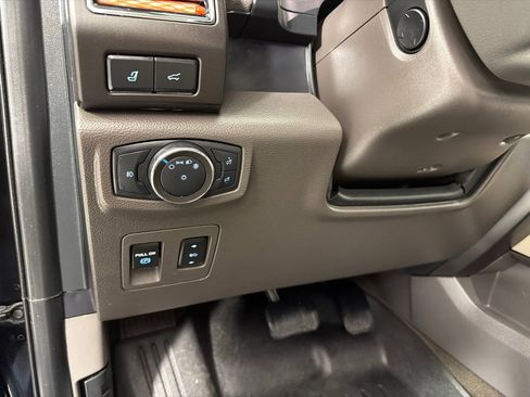 Used 2020 Ford Expedition Limited AWD/4WD image 12