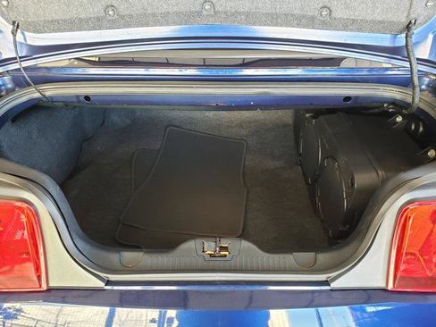 Used 2010 Ford Mustang GT image 5