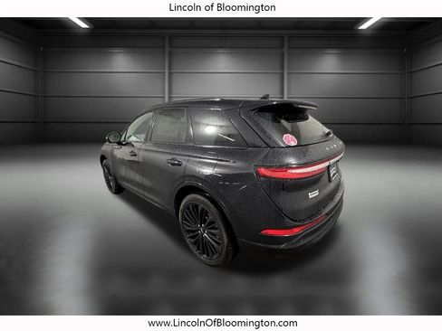 New 2025 Lincoln Corsair Reserve w/ Equipment Group 202A image 7