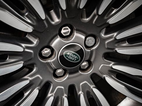 Used 2022 Land Rover Range Rover Velar R-Dynamic S image 8