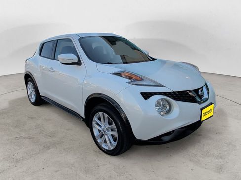 Used 2016 Nissan Juke SV image 7