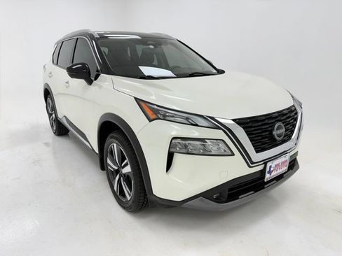 Used 2022 Nissan Rogue SL FWD image 2