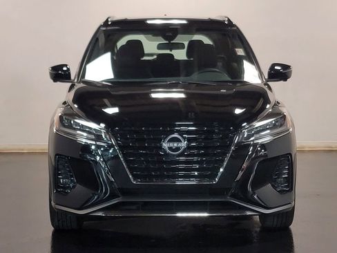 Certified 2024 Nissan Kicks SR image 3