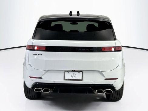 Used 2025 Land Rover Range Rover Sport Dynamic SE AWD/4WD image 6