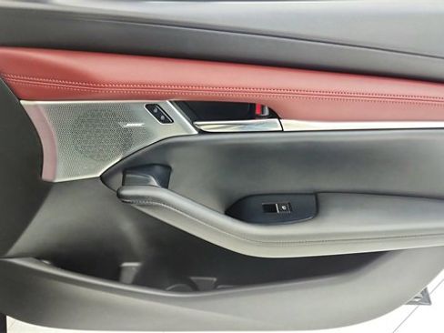 Used 2021 MAZDA MAZDA3 s image 24