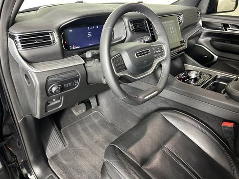 Used 2023 Jeep Wagoneer L Series III w/ Convenience Group I AWD/4WD image 25
