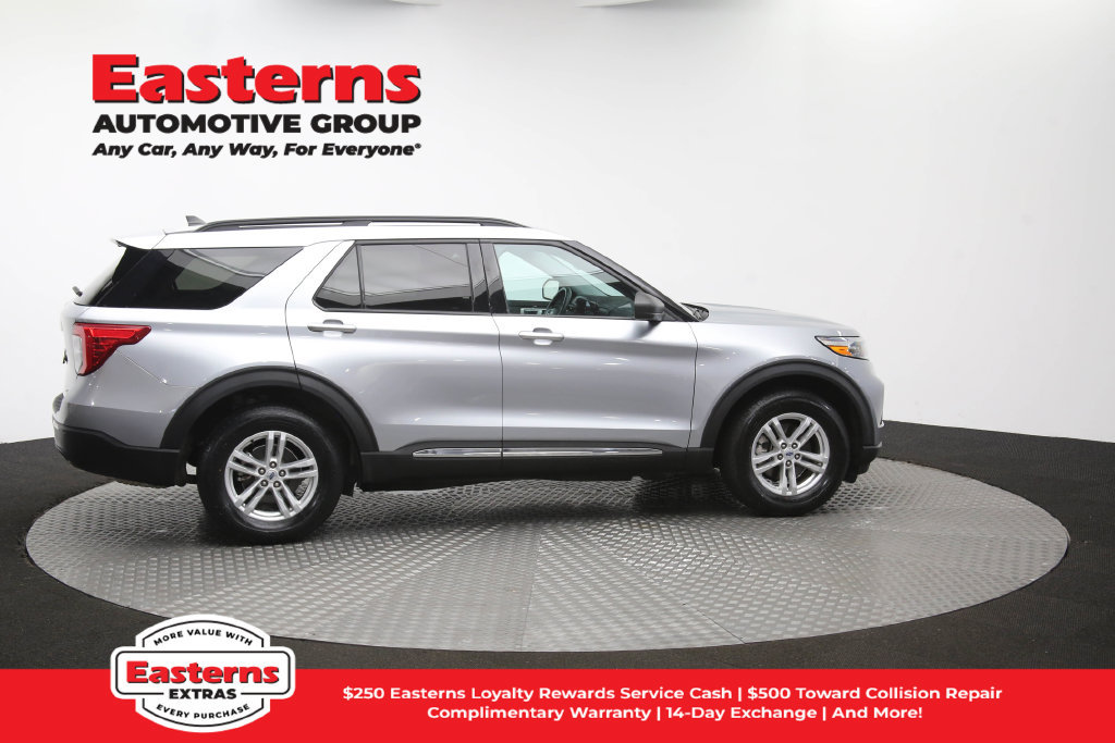 Used 2023 Ford Explorer XLT AWD/4WD image 47