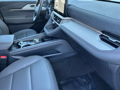 New 2026 Ford Explorer Active w/ Active Comfort Package AWD/4WD image 17