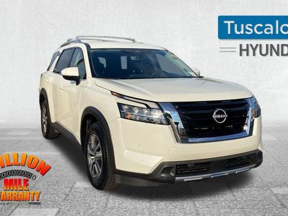 Used 2023 Nissan Pathfinder SL