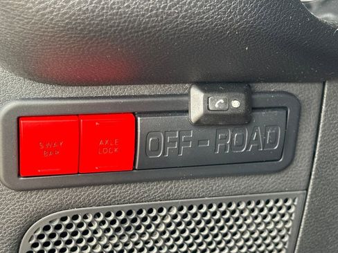 Used 2016 Jeep Wrangler Unlimited Rubicon image 18