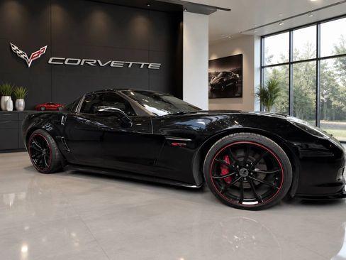 Used 2012 Chevrolet Corvette Z06 w/ 3LZ Preferred Equipment Group RWD image 7