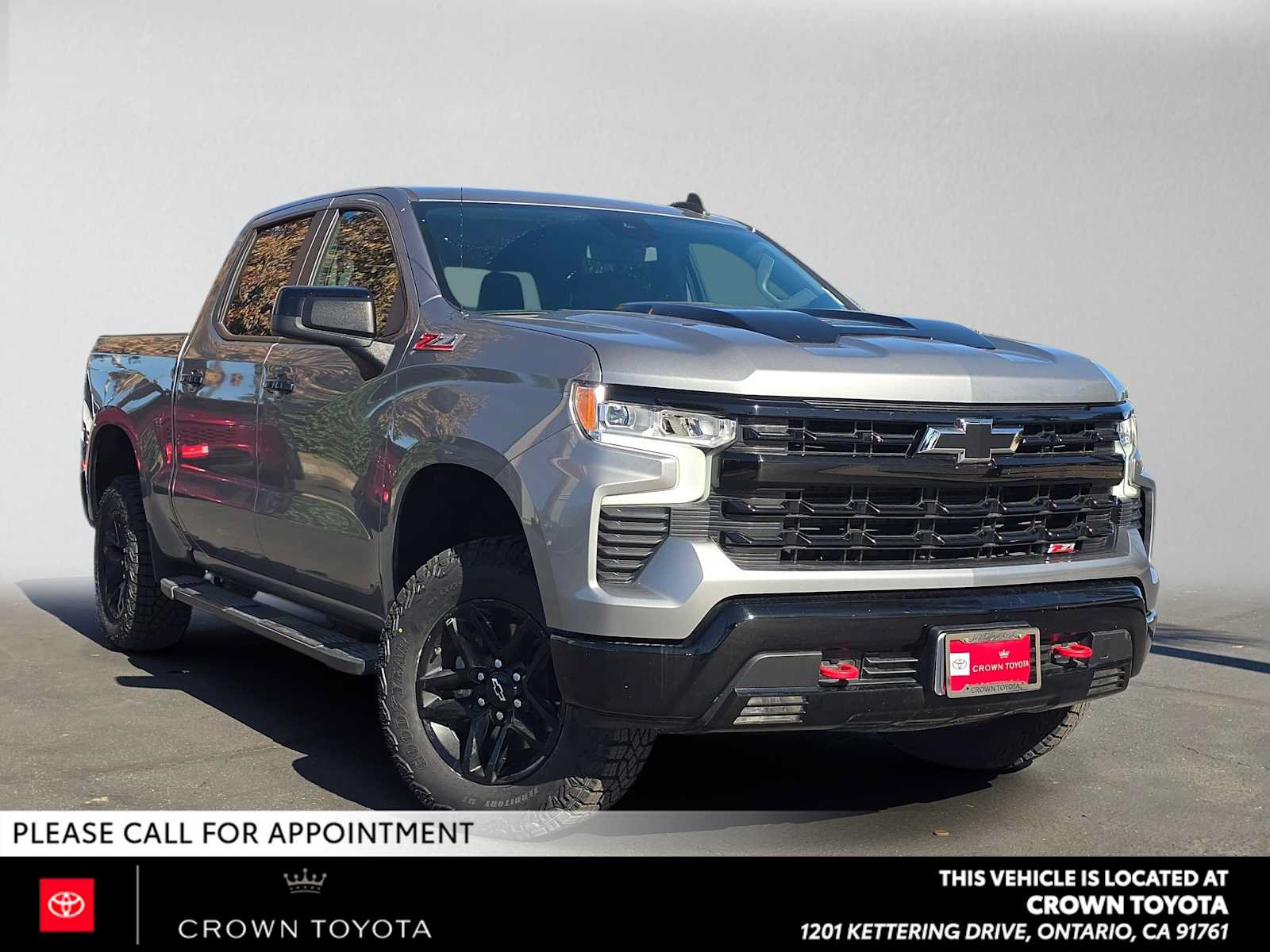 Used 2024 Chevrolet Silverado 1500 LT Trail Boss w/ Convenience Package II AWD/4WD image 1