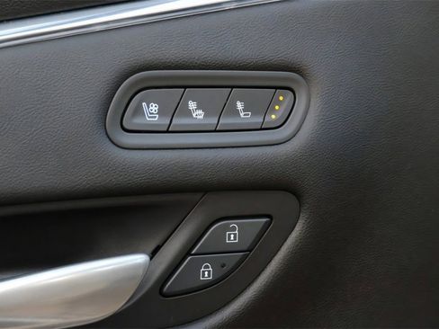 Used 2024 Cadillac Escalade ESV Premium Luxury image 19