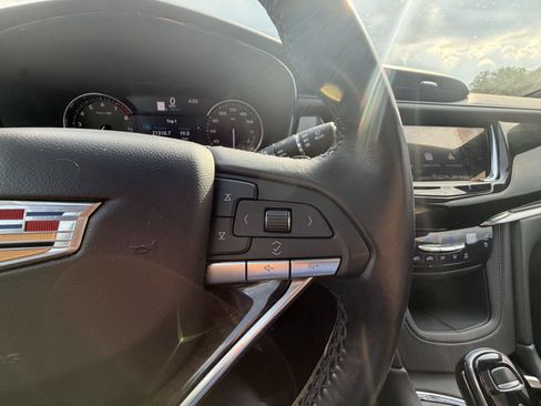 Used 2021 Cadillac XT6 Premium Luxury AWD/4WD image 17