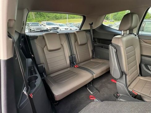 Used 2025 Volkswagen Atlas SEL AWD/4WD image 34