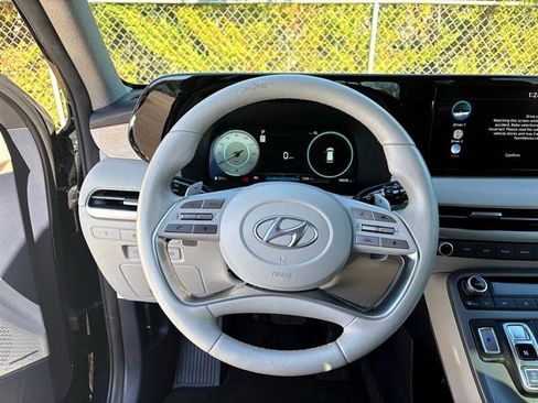Used 2023 Hyundai Palisade Limited image 19