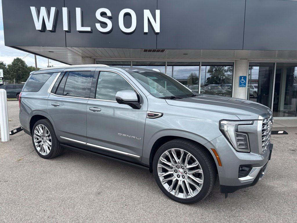 Used 2026 GMC Yukon Denali w/ Denali Reserve Package AWD/4WD image 1