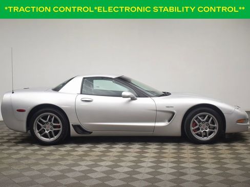 Used 2002 Chevrolet Corvette Z06 w/ Memory Pkg RWD image 12