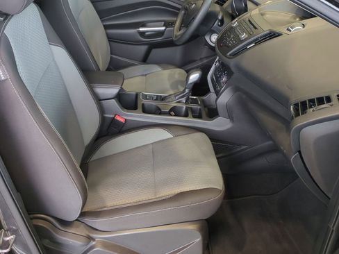 Used 2018 Ford Escape SE image 21