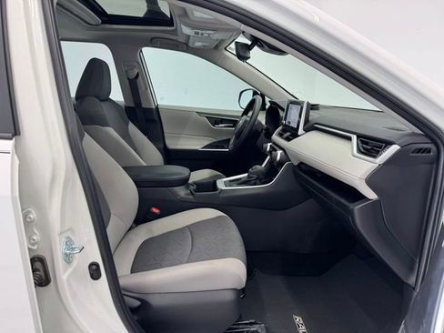 Used 2025 Toyota RAV4 XLE w/ Convenience Package image 16