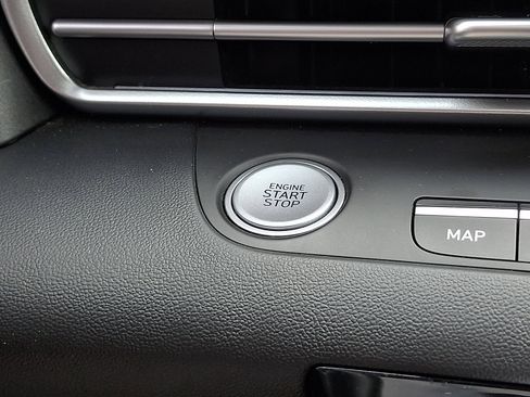 Used 2024 Hyundai Elantra Limited FWD image 25