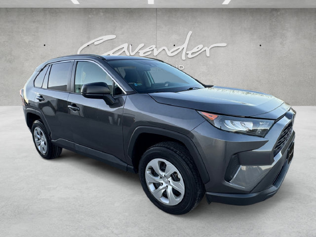 Used 2021 Toyota RAV4 LE FWD image 2