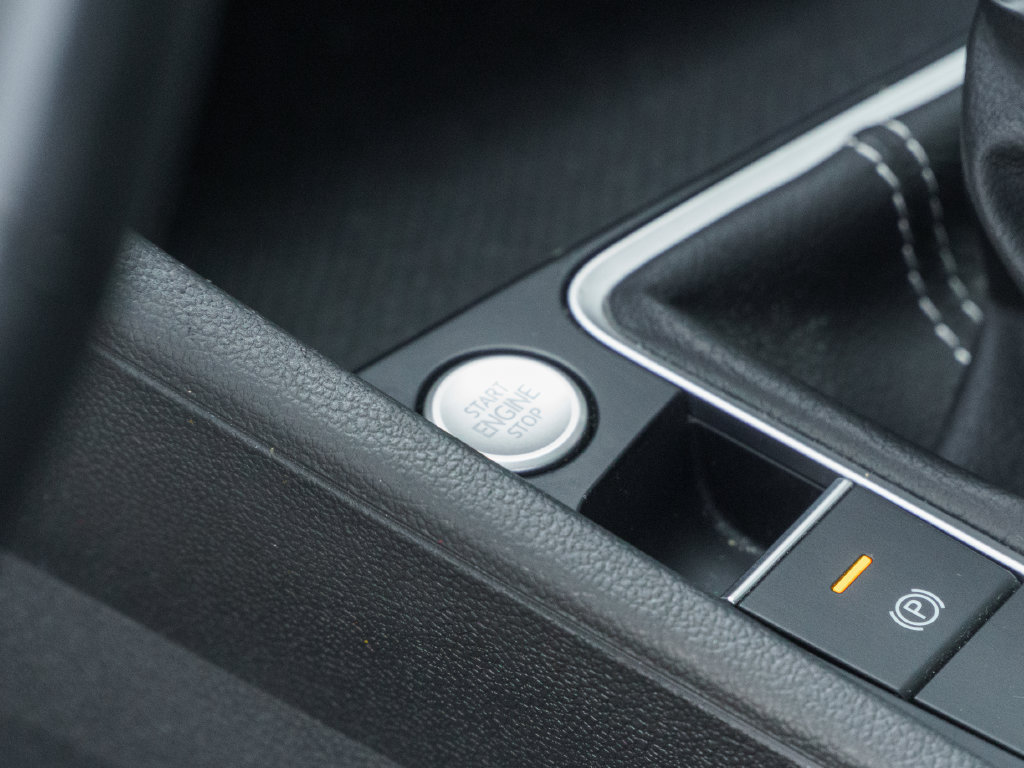 Used 2024 Volkswagen Jetta SE w/ Panoramic Sunroof Package FWD image 28