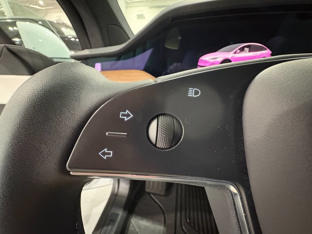 Used 2023 Tesla Model X AWD/4WD image 13
