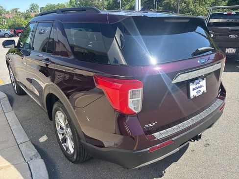 Used 2023 Ford Explorer XLT w/ Equipment Group 202A AWD/4WD image 5