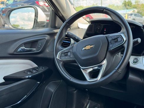 Used 2025 Chevrolet Trax LT w/ Driver Confidence Package FWD image 12