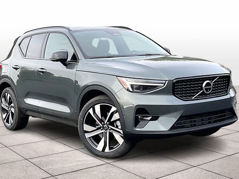 New 2026 Volvo XC40 B5 Ultra w/ Protection Package Premier image 2