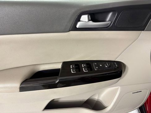 Used 2019 Kia Sportage EX w/ EX Technology Package FWD image 19