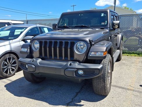Used 2021 Jeep Wrangler Unlimited Sahara w/ Cold Weather Group AWD/4WD image 4
