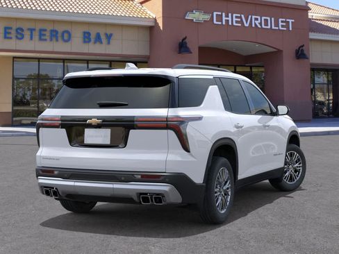 New 2026 Chevrolet Traverse LT w/ Driver Confidence Package FWD image 4