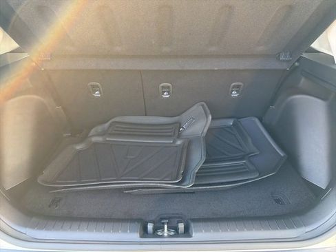 Certified 2025 Hyundai Venue SE image 32