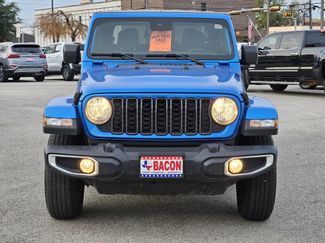 Used 2024 Jeep Gladiator Sport video 2