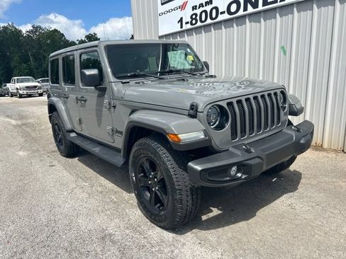 Used 2023 Jeep Wrangler Unlimited Sahara AWD/4WD image 34