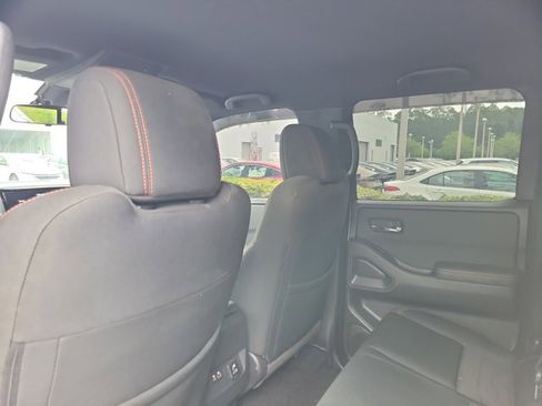 Used 2022 Nissan Frontier Pro-X RWD image 11