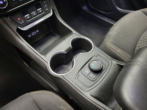 Used 2020 GMC Terrain SLE AWD/4WD image 26