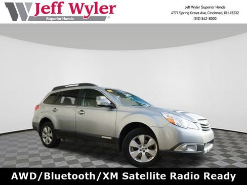 Used 2011 Subaru Outback 2.5i Limited image 1