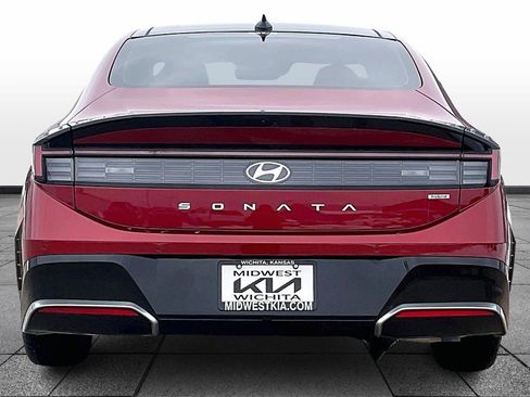Used 2025 Hyundai Sonata Limited image 4
