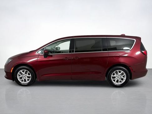 Used 2017 Chrysler Pacifica Touring FWD image 6