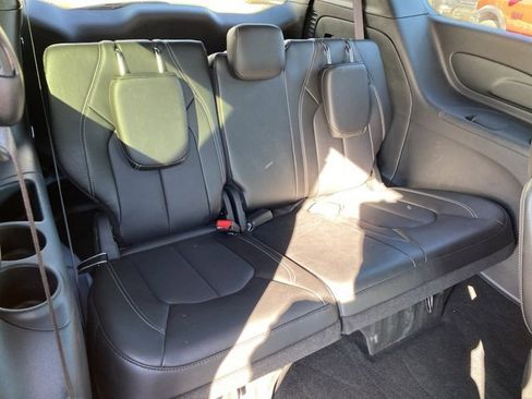 Used 2026 Chrysler Pacifica Select image 30