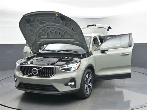 Used 2023 Volvo XC40 B5 Plus w/ Protection Package Premier image 51