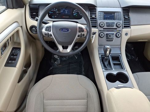 Used 2015 Ford Taurus SE image 12
