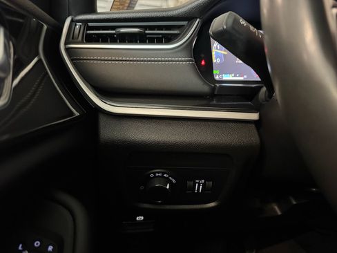 Used 2023 Jeep Grand Cherokee L Laredo RWD image 16