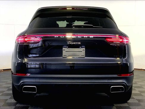 Certified 2022 Porsche Cayenne image 6