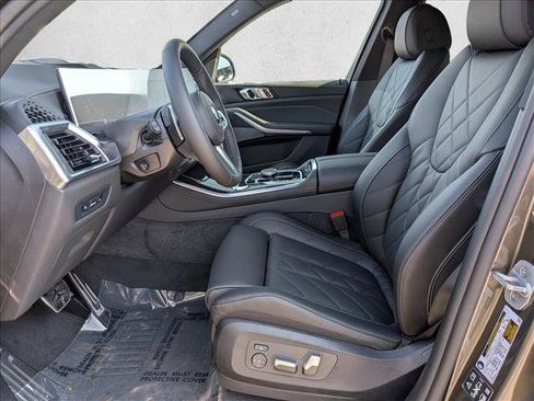 New 2026 BMW X5 xDrive40i w/ M Sport Package AWD/4WD image 4