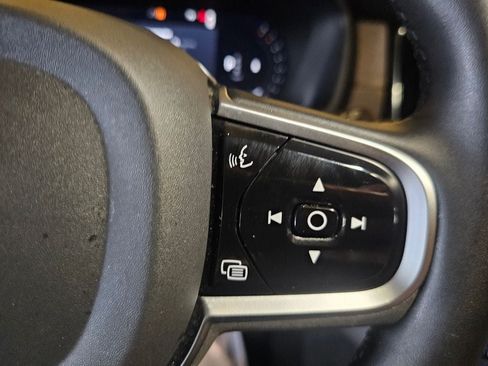 Certified 2025 Volvo XC90 B5 Core AWD/4WD image 21